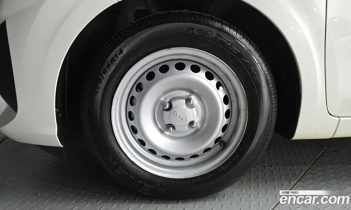 Kia Morning 2021 1.0 Автомат в Москве № 285440, фото 19