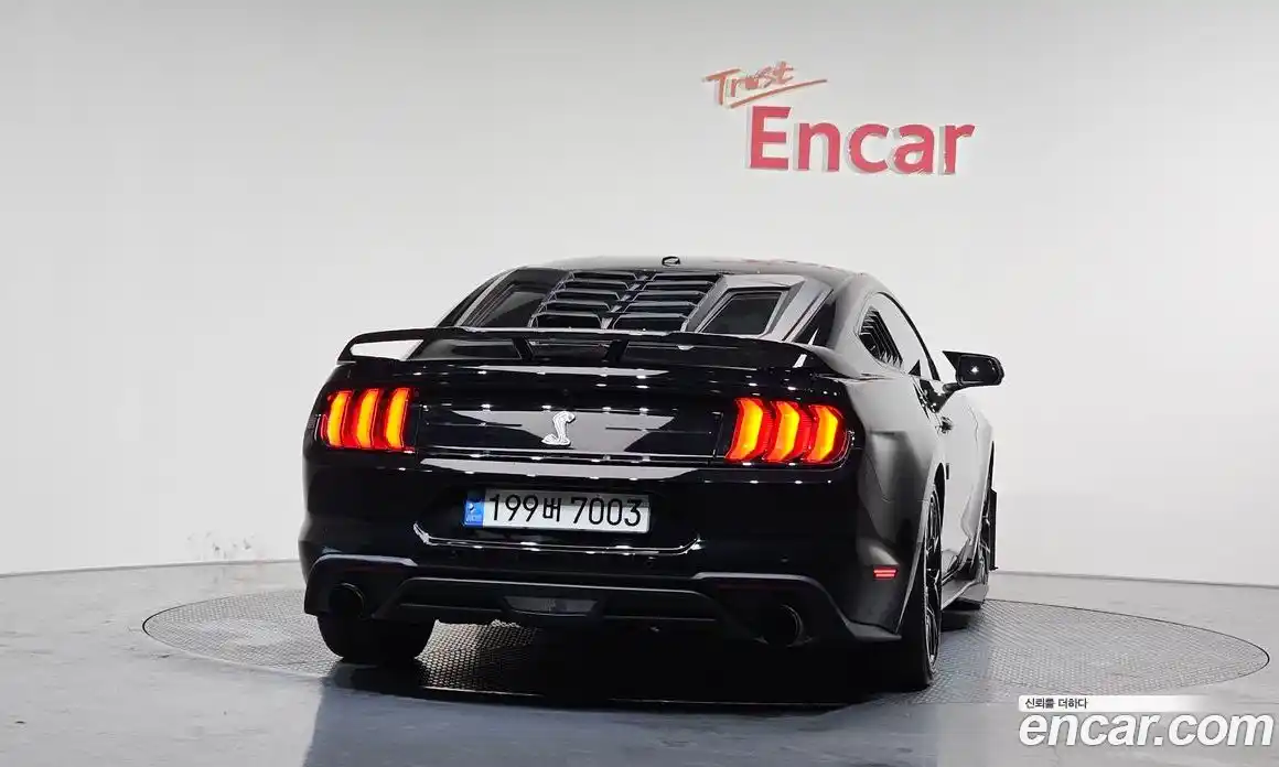 Ford Mustang 2019 2.3 Автомат в Москве № 294975, фото 1