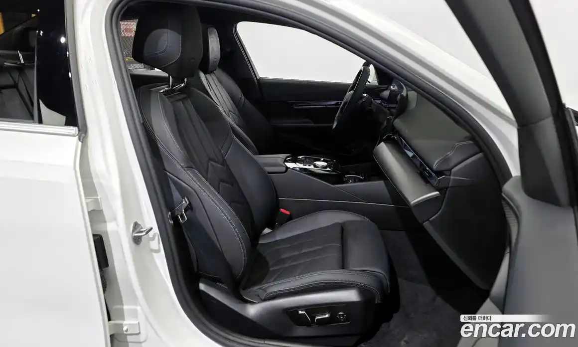 BMW 5-Series 2025 2.0 Автомат в Москве № 302273, фото 11