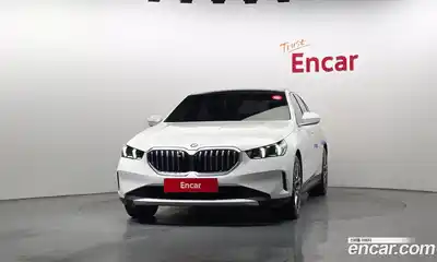 BMW 5-Series 2025 2.0 Автомат в Москве № 302273, миниатюра 3