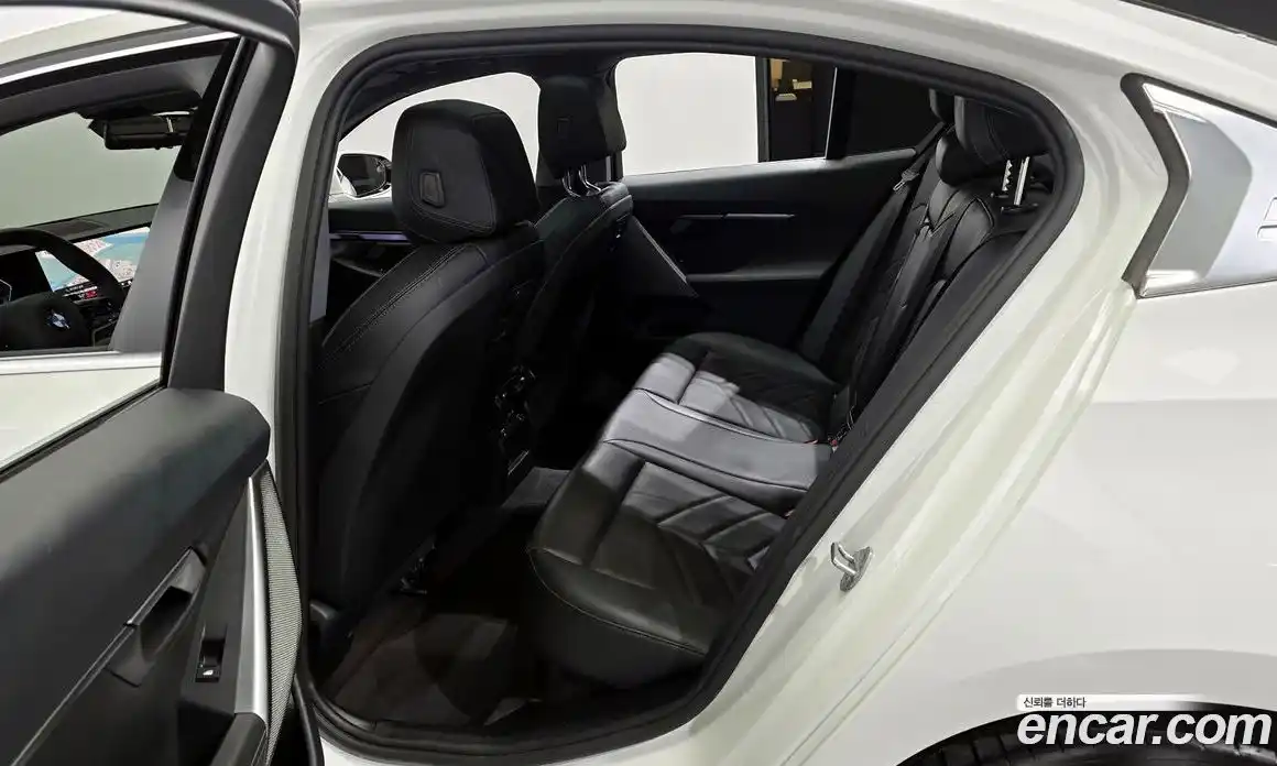 BMW 5-Series 2025 2.0 Автомат в Москве № 302273, фото 4