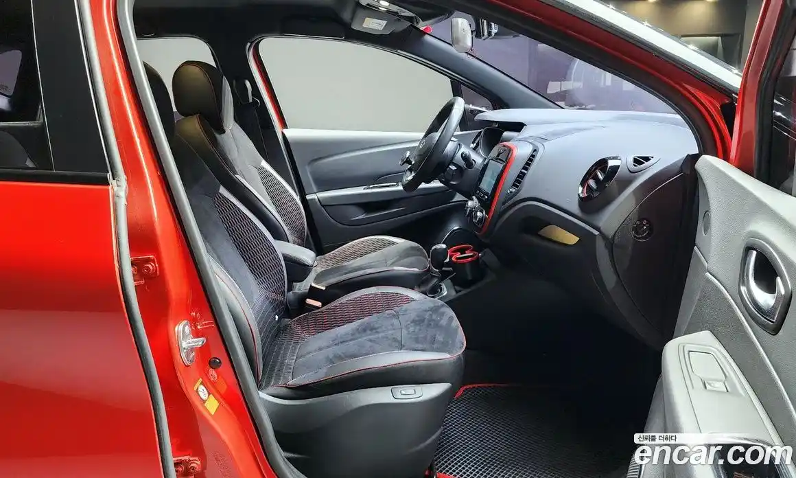 Renault QM3 2019 1.5 Автомат в Москве № 316116, фото 18