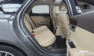 Jaguar XF 2017 2.0 Автомат в Москве № 320087, миниатюра 12