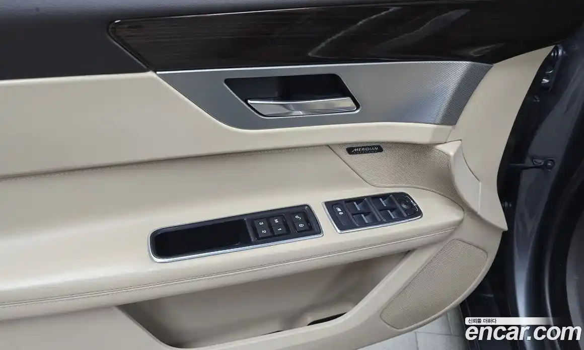 Jaguar XF 2017 2.0 Автомат в Москве № 320087, фото 20