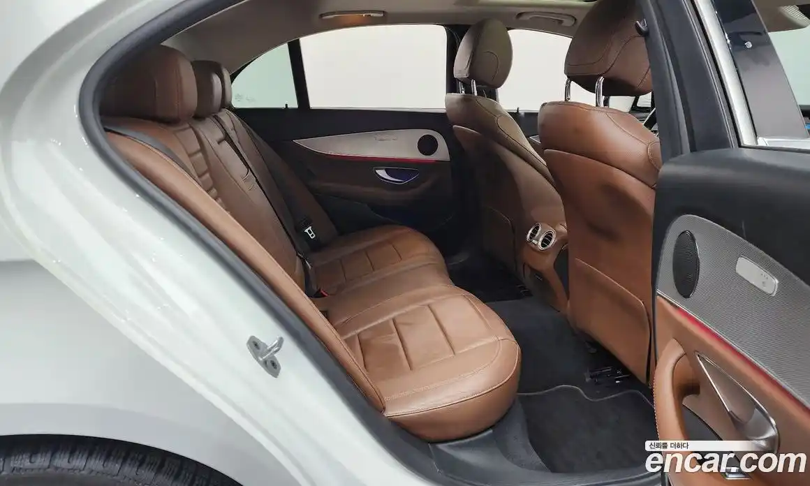 Mercedes-Benz E-Class 2019 2.0 Автомат в Москве № 342788, фото 9