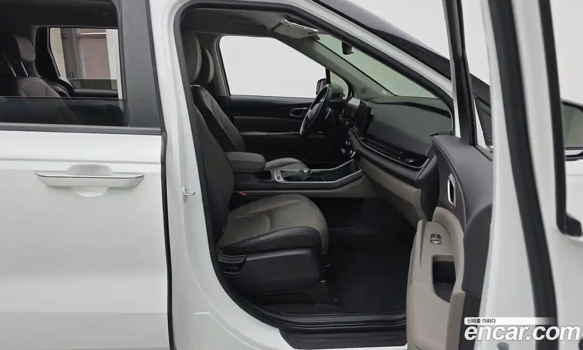 Kia Canival 2024 2.2 Автомат в Москве № 56236, фото 2