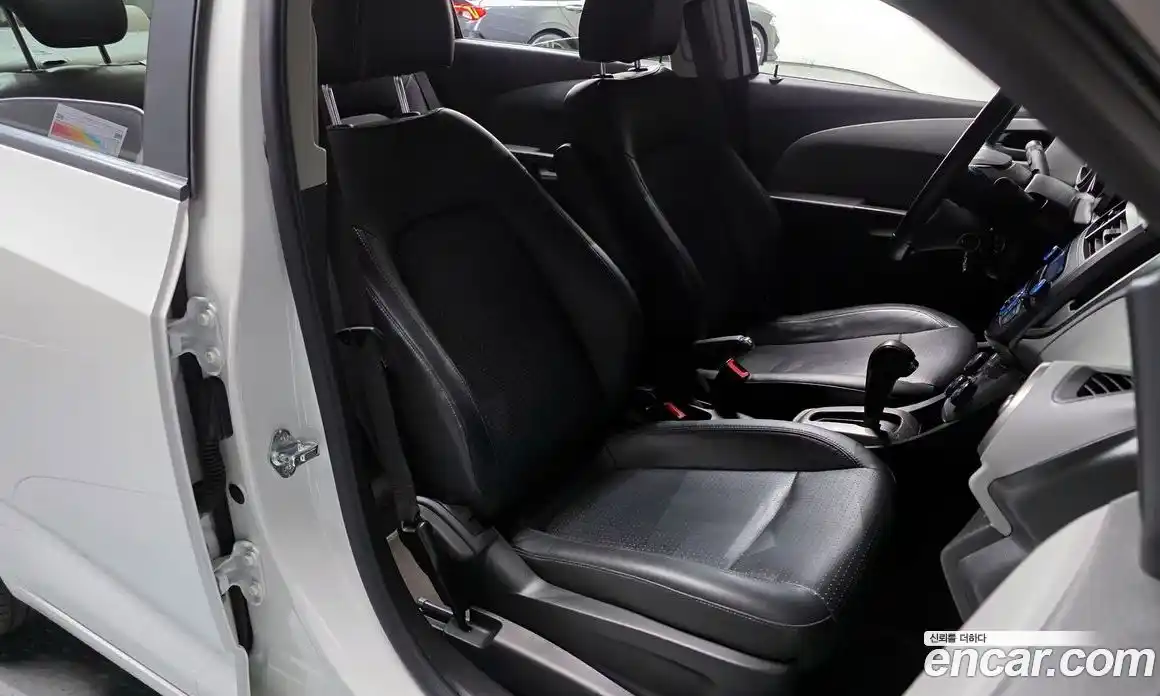 Chevrolet Aveo 2014 1.6 Автомат в Москве № 105924, фото 4