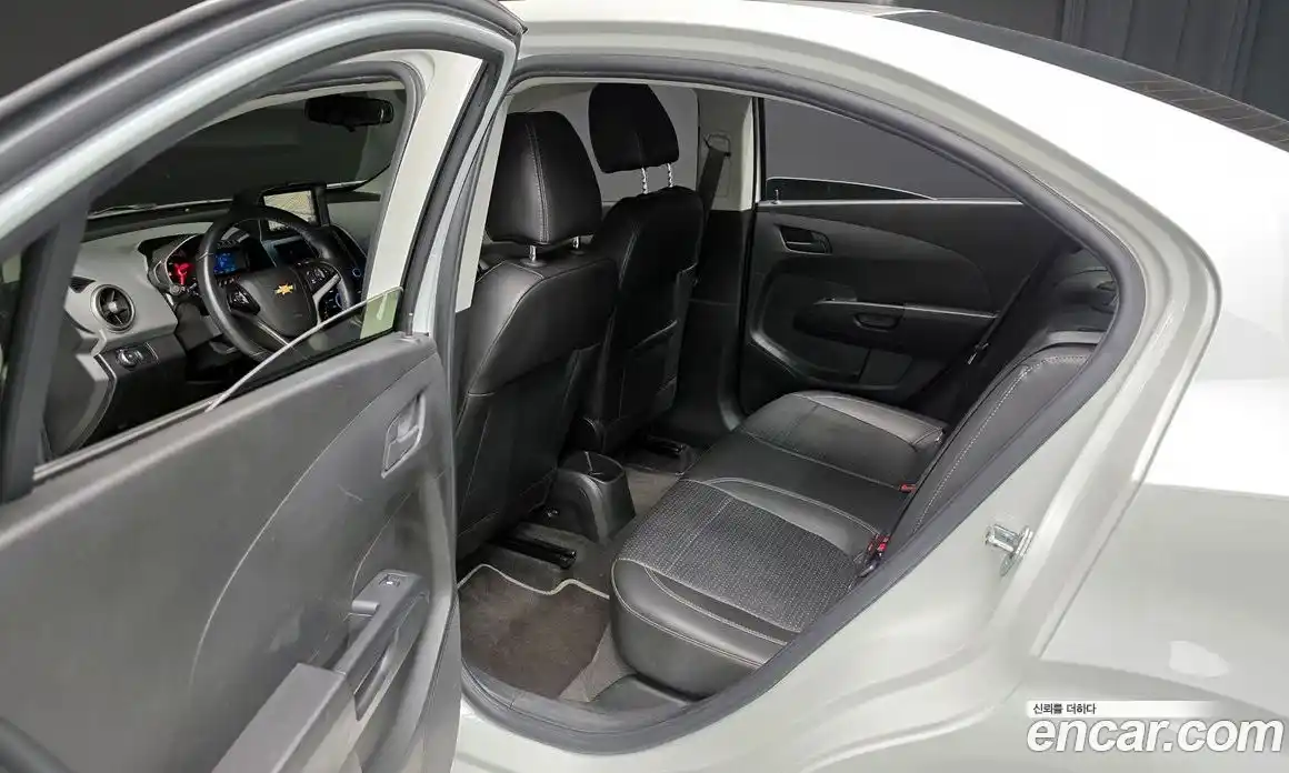 Chevrolet Aveo 2014 1.6 Автомат в Москве № 105924, фото 10