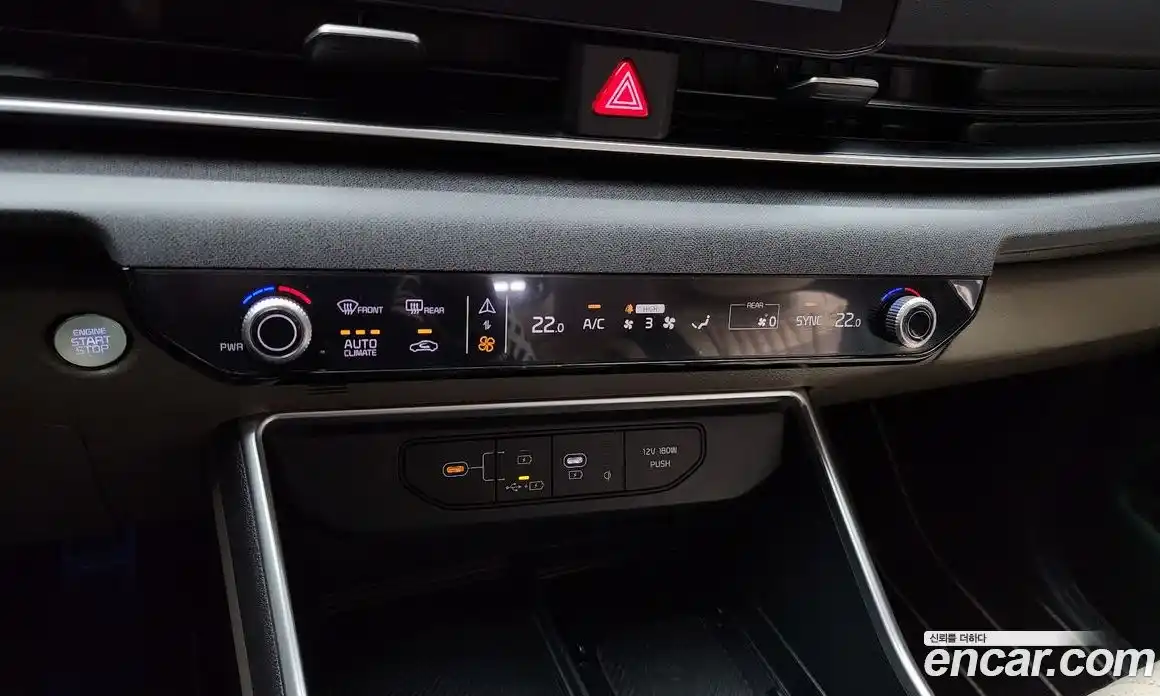 Kia Canival 2024 3.5 Автомат в Москве № 113719, фото 13