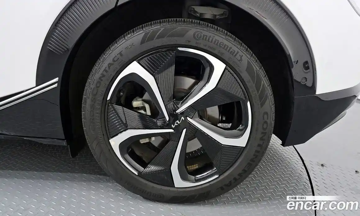 Kia EV6 2024 0.1 Автомат в Москве № 115600, фото 3