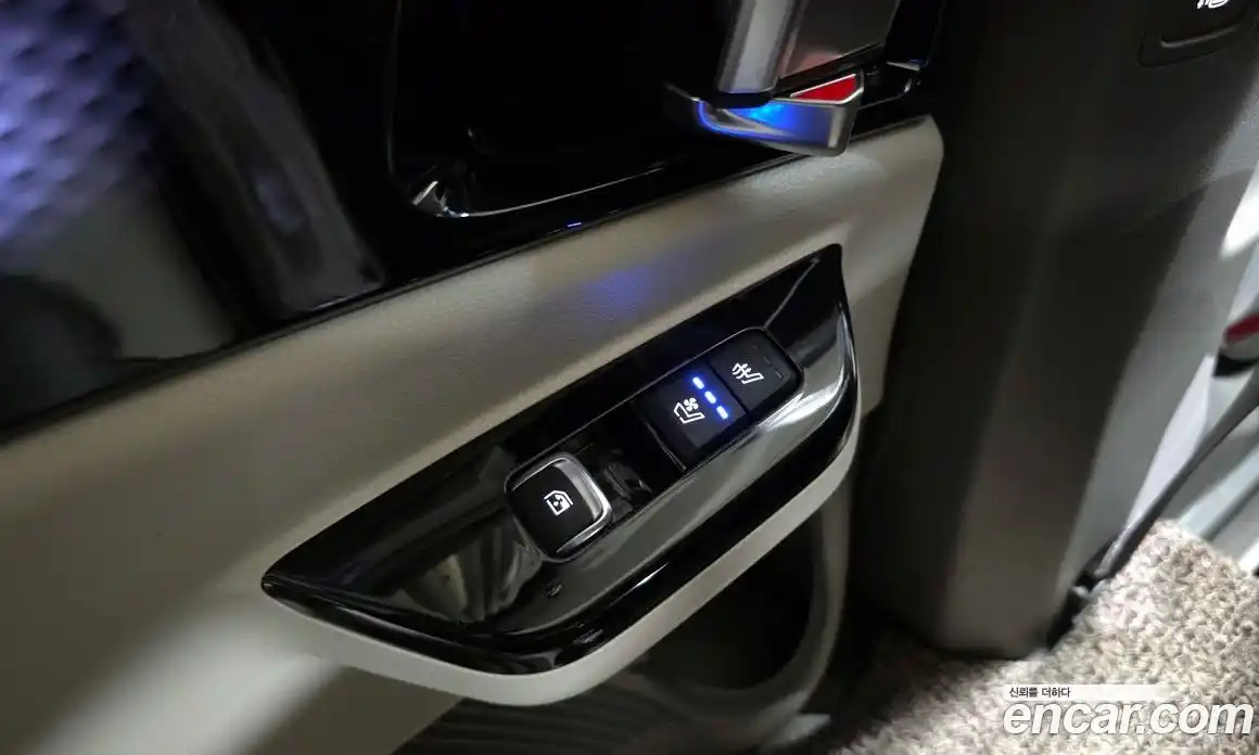 Kia Canival 2023 3.5 Автомат в Москве № 115657, фото 12