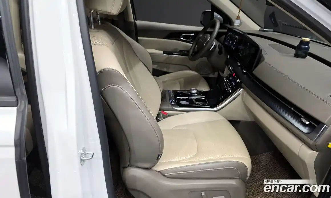 Kia Canival 2023 3.5 Автомат в Москве № 115657, фото 18