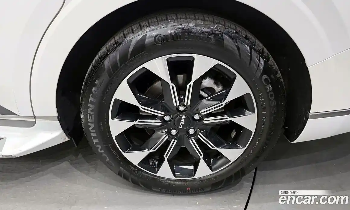 Kia Canival 2023 3.5 Автомат в Москве № 115657, фото 5