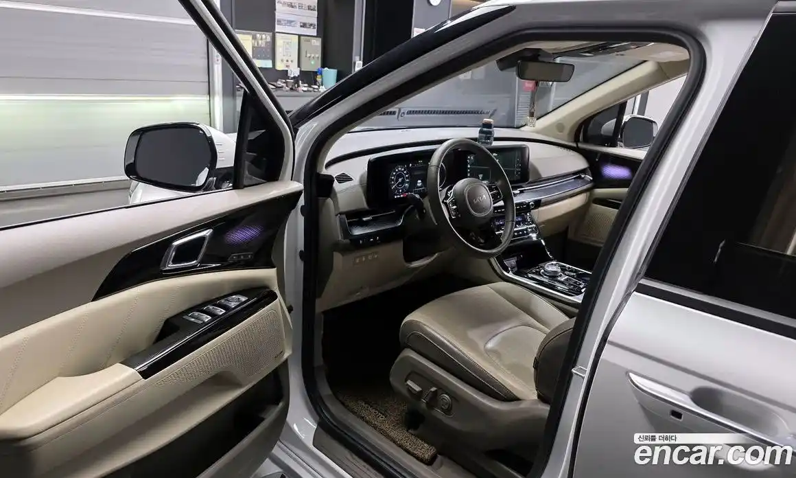 Kia Canival 2023 3.5 Автомат в Москве № 115657, фото 9