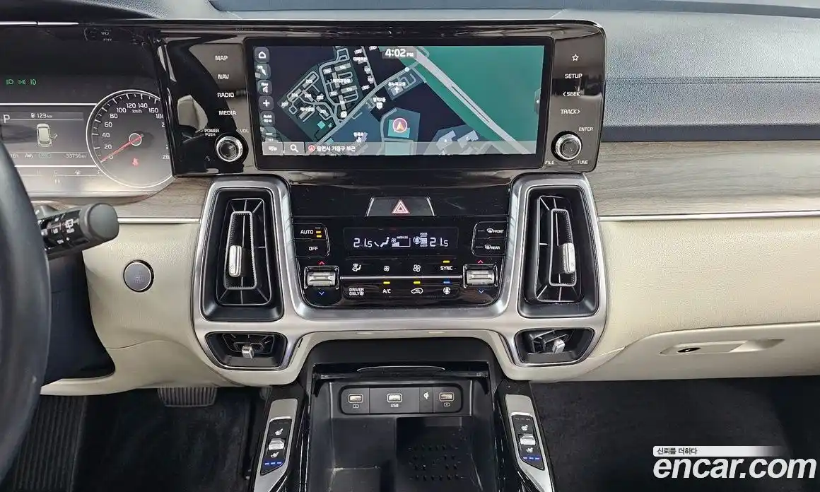 Kia Sorento 2023 1.6 Автомат в Москве № 122723, фото 4