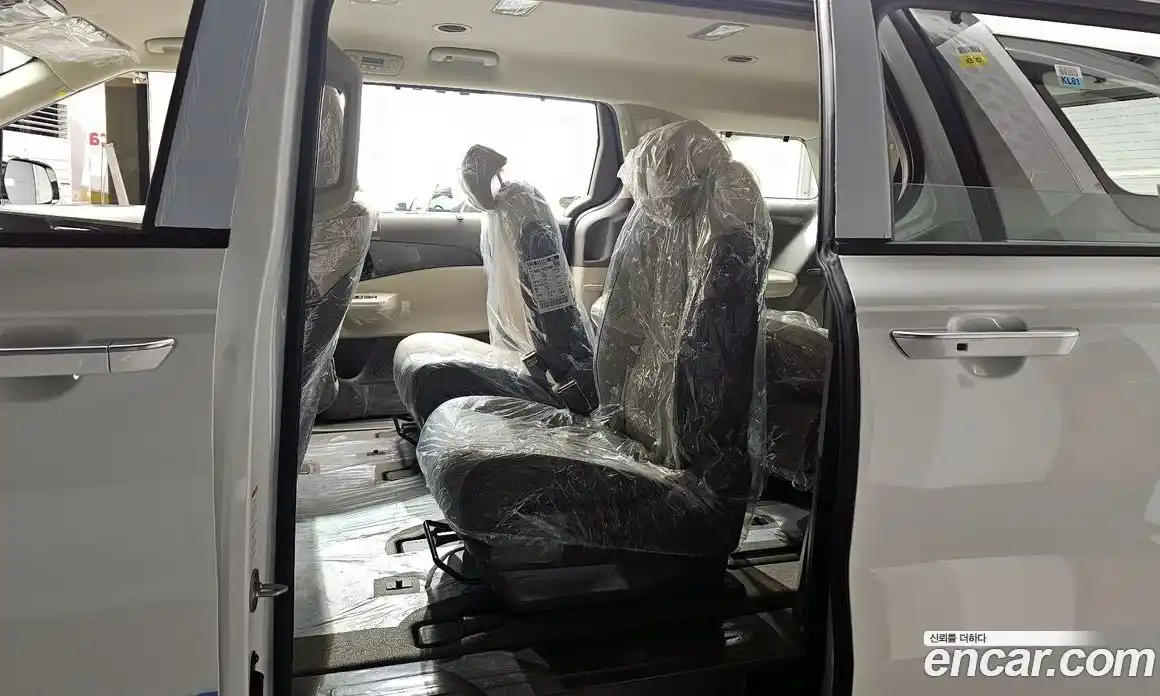 Kia Canival 2026 1.6 Автомат в Москве № 127425, фото 5