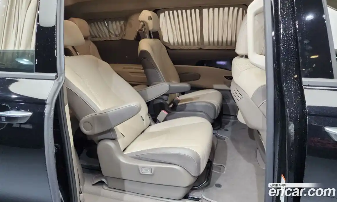 Kia Canival 2023 3.5 Автомат в Москве № 128128, фото 17