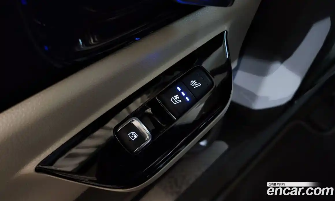 Kia Canival 2023 3.5 Автомат в Москве № 128128, фото 20