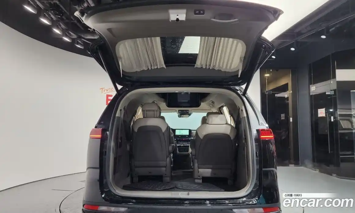 Kia Canival 2023 3.5 Автомат в Москве № 128128, фото 10