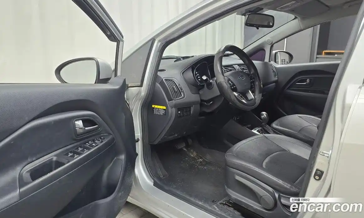 Kia Pride 2012 1.6 Автомат в Москве № 131437, фото 5