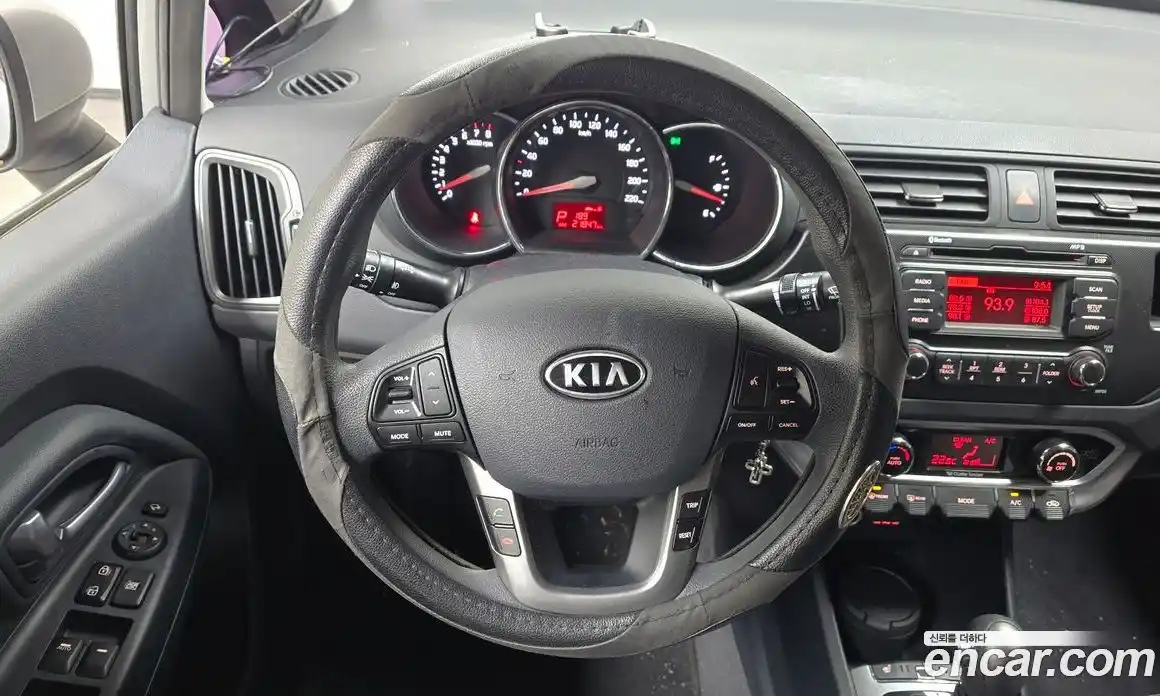 Kia Pride 2012 1.6 Автомат в Москве № 131437, фото 7