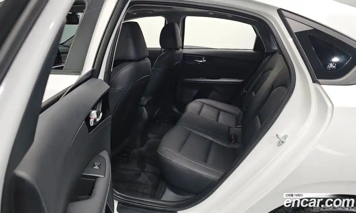 Kia K3 2023 1.6 Автомат в Москве № 134195, фото 16