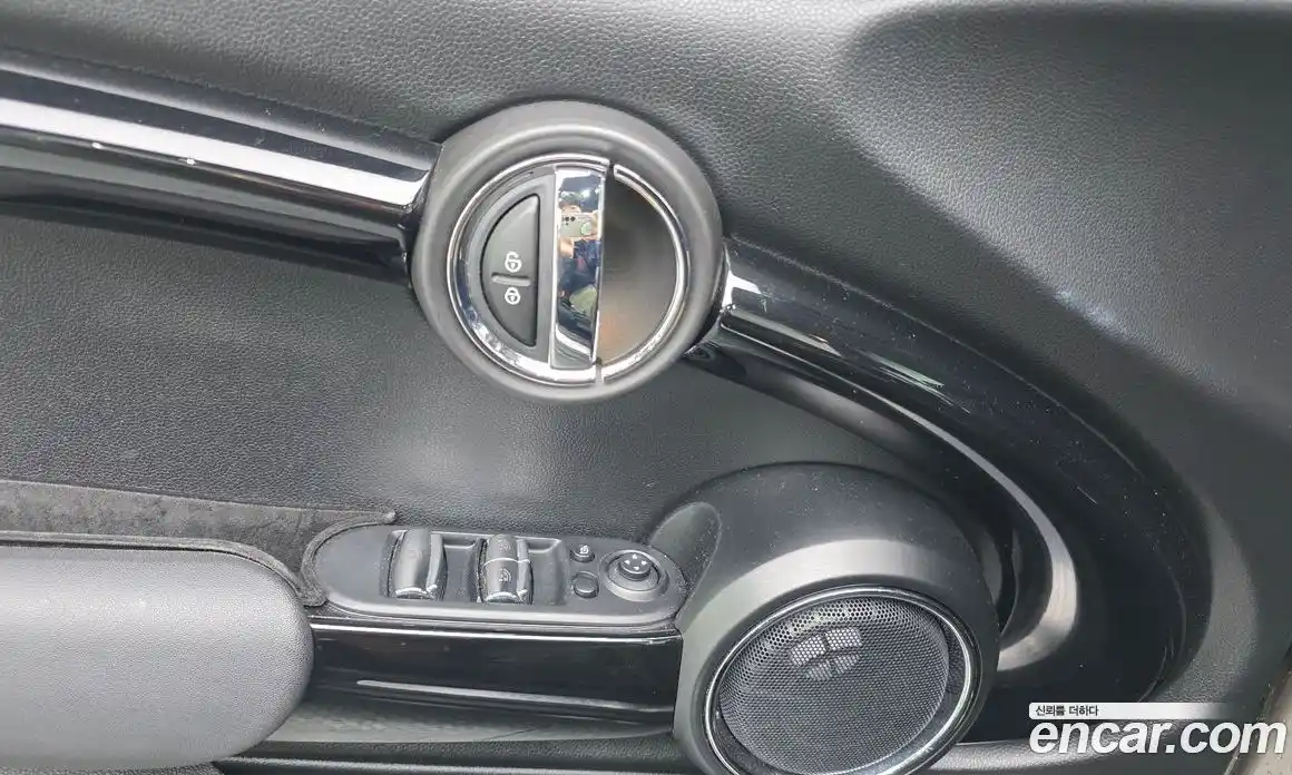 Mini Cooper Convertible 2020 2.0 Автомат в Москве № 136140, фото 14