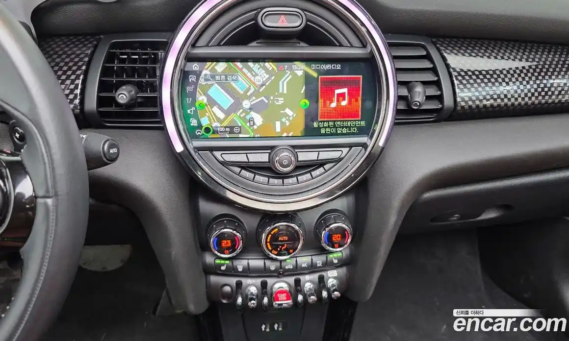 Mini Cooper Convertible 2020 2.0 Автомат в Москве № 136140, фото 15