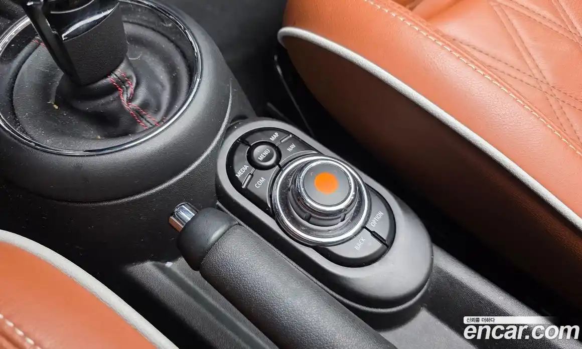 Mini Cooper Convertible 2020 2.0 Автомат в Москве № 136140, фото 16