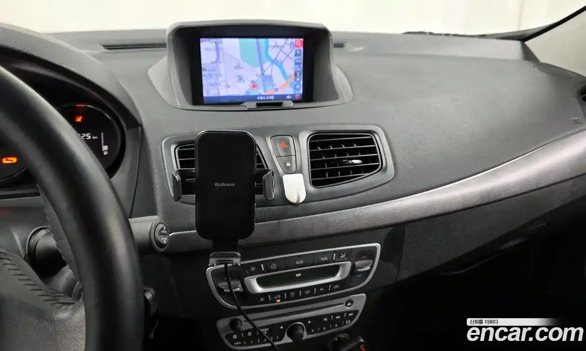 Renault SM3 2012 1.6 Автомат в Москве № 137757, фото 19