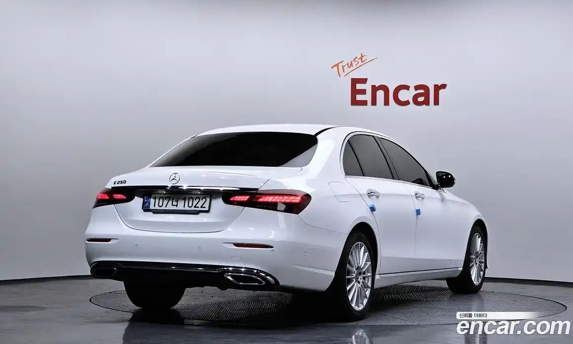 Mercedes-Benz E-Class 2021 2.0 Автомат в Москве № 141555, фото 18