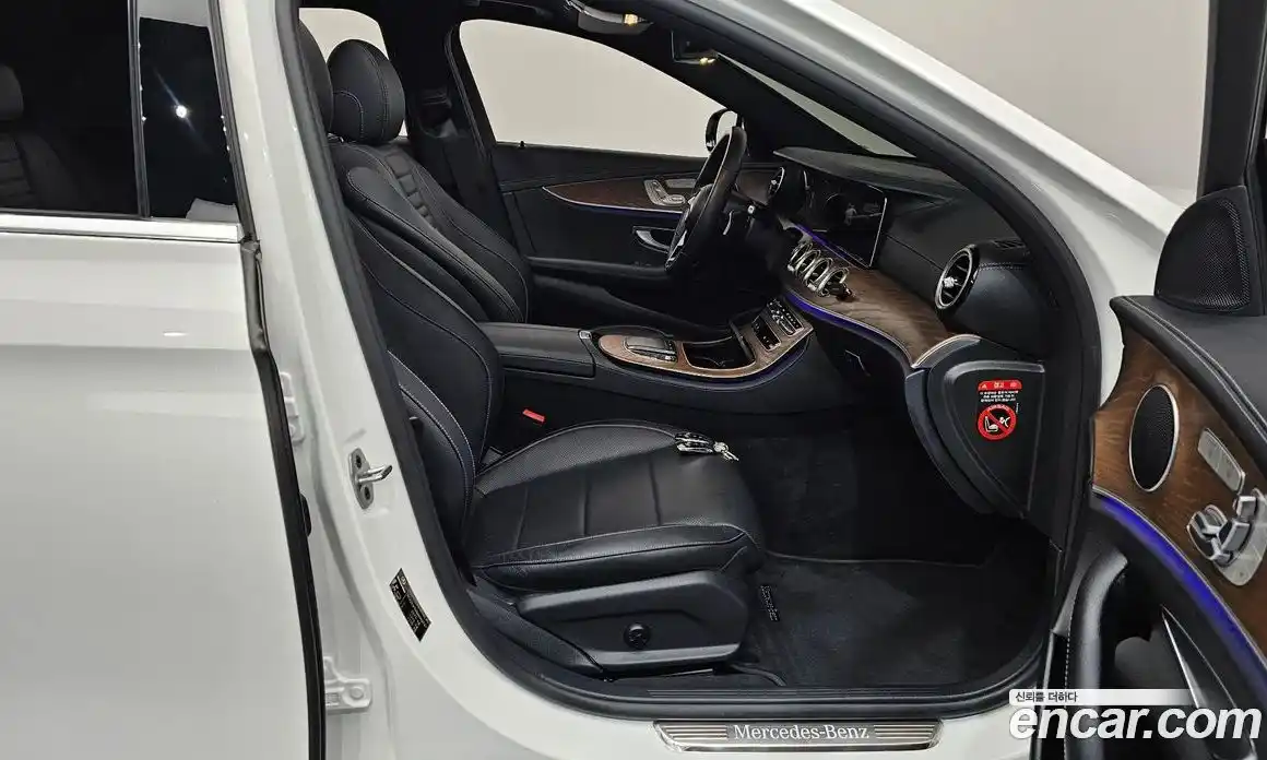 Mercedes-Benz E-Class 2021 2.0 Автомат в Москве № 141555, фото 20