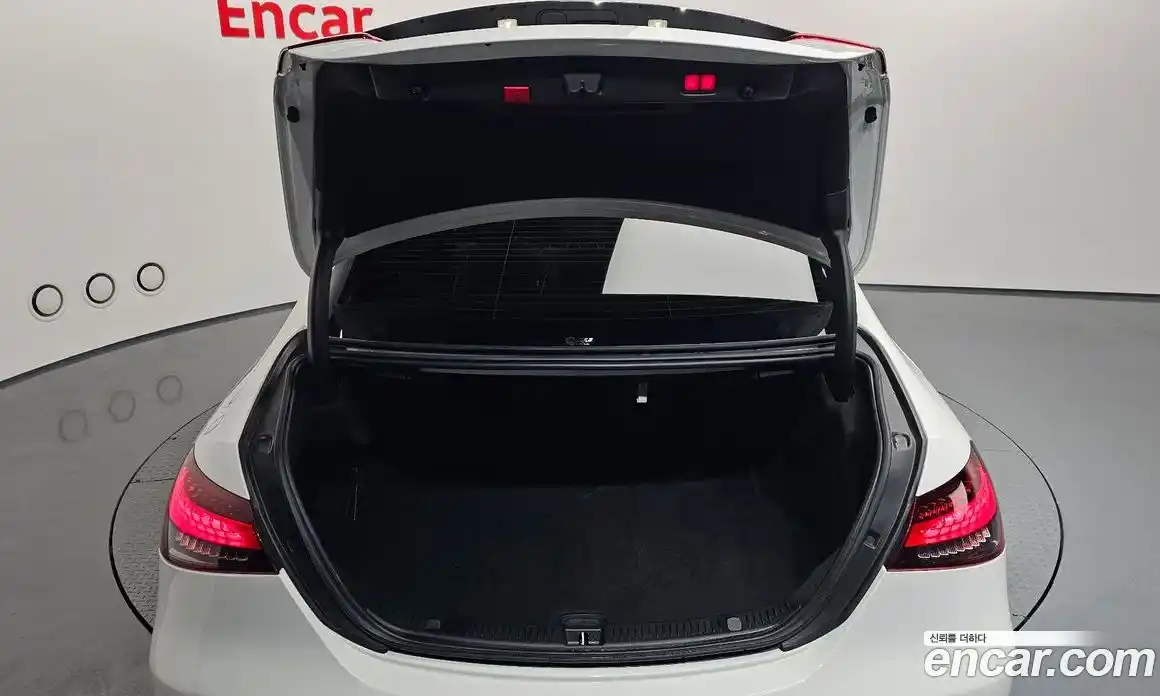 Mercedes-Benz E-Class 2021 2.0 Автомат в Москве № 141555, фото 5