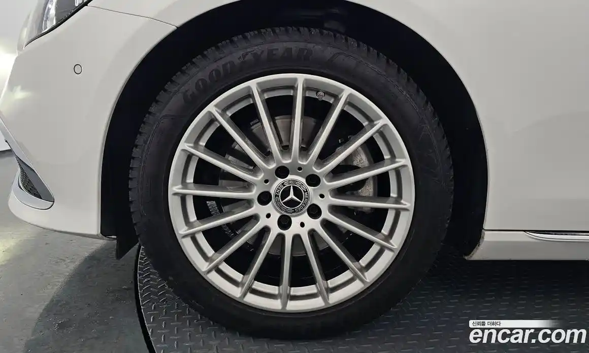 Mercedes-Benz E-Class 2021 2.0 Автомат в Москве № 141555, фото 9