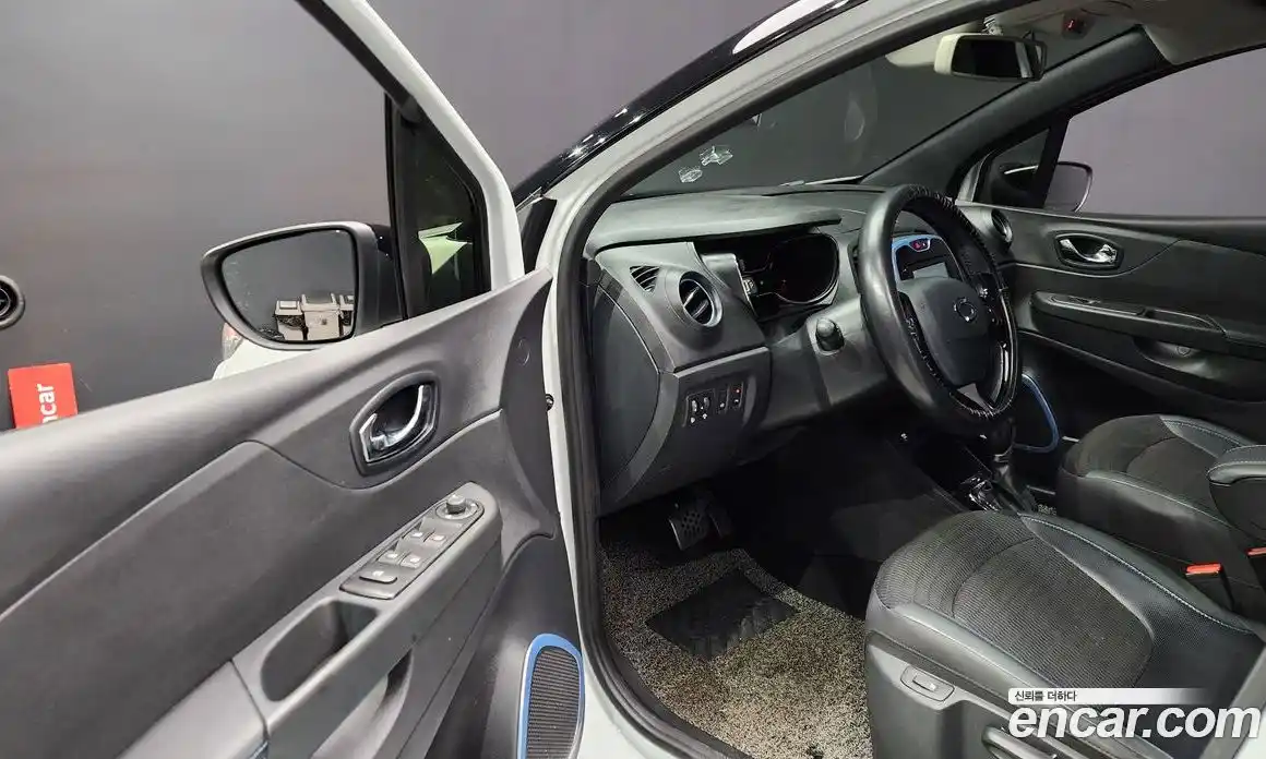 Renault QM3 2017 1.5 Автомат в Москве № 148364, фото 8