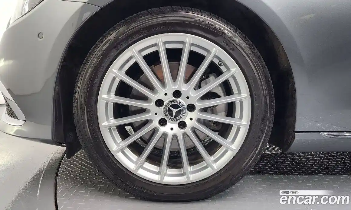 Mercedes-Benz E-Class 2022 2.0 Автомат в Москве № 150065, фото 13