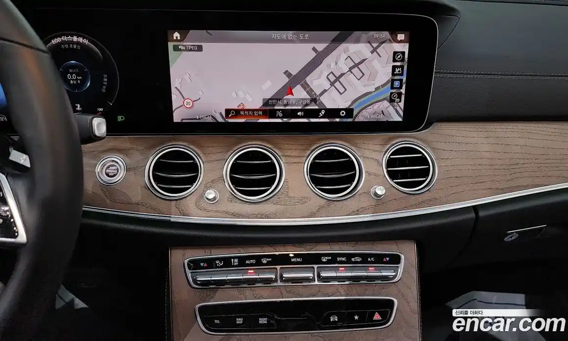 Mercedes-Benz E-Class 2022 2.0 Автомат в Москве № 150065, фото 20