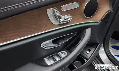 Mercedes-Benz E-Class 2022 2.0 Автомат в Москве № 150065, миниатюра 9