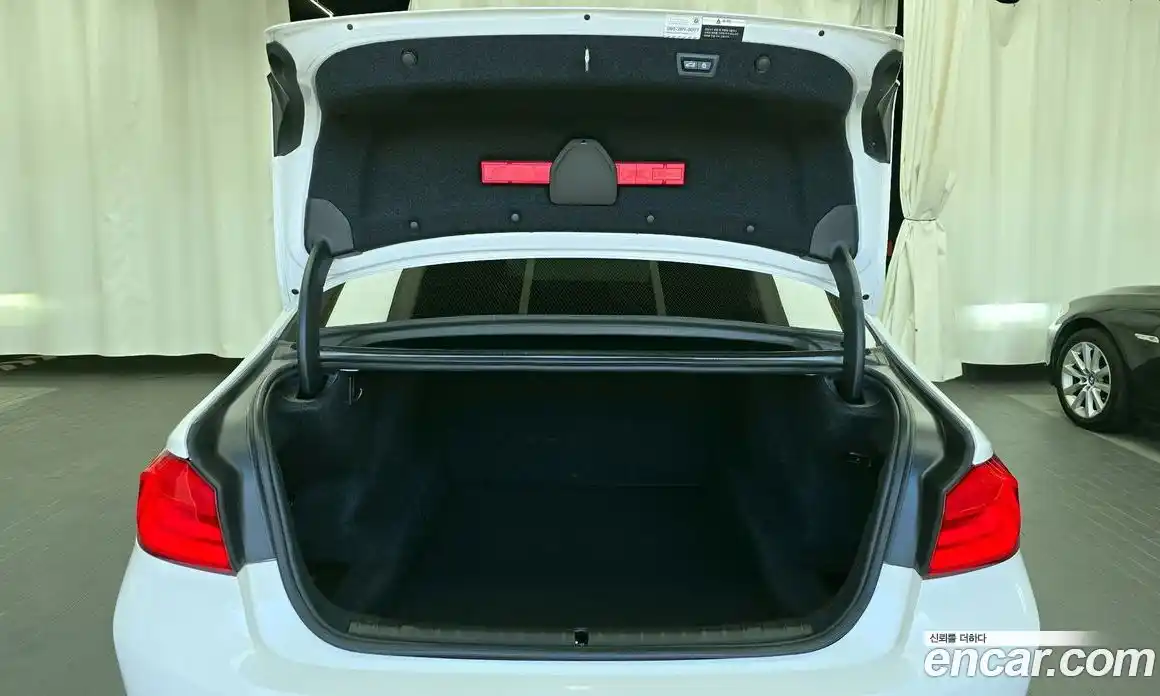 BMW 5-Series 2018 2.0 Автомат в Москве № 159542, фото 15