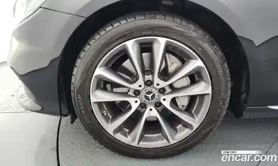 Mercedes-Benz E-Class 2019 2.0 Автомат в Москве № 160553, миниатюра 4