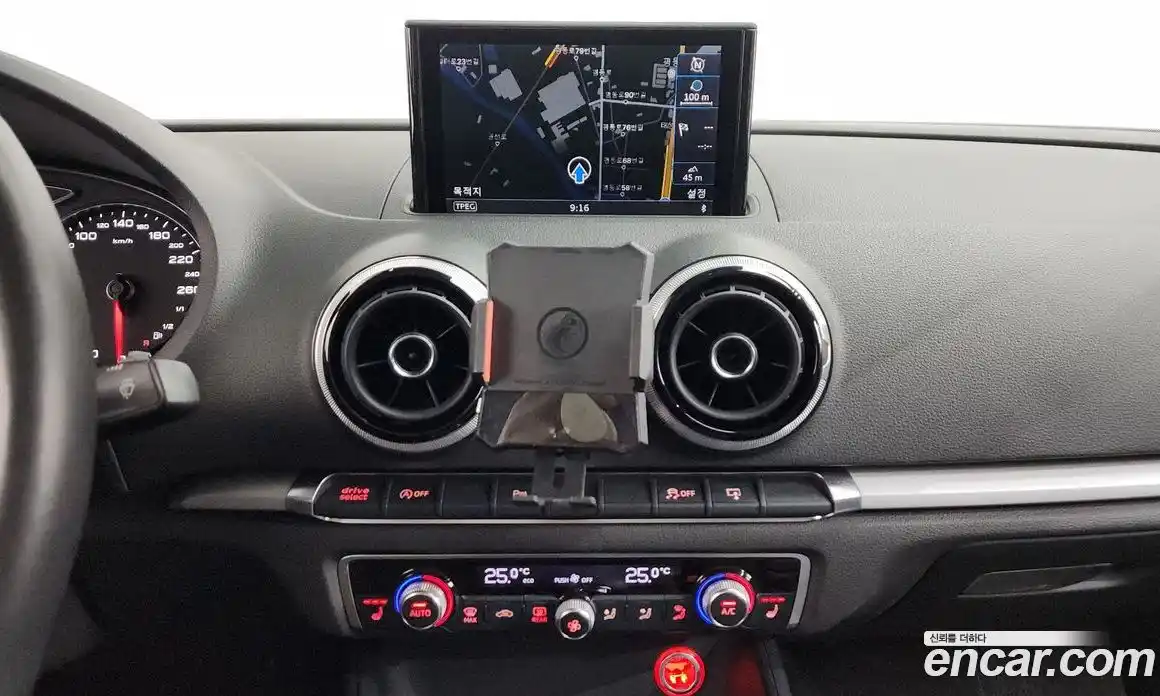 Audi A3 2015 2.0 Автомат в Москве № 160881, фото 11