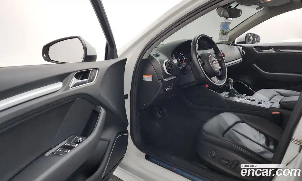 Audi A3 2015 2.0 Автомат в Москве № 160881, фото 6