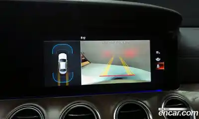 Mercedes-Benz E-Class 2021 2.0 Автомат в Москве № 161228, миниатюра 3