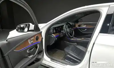 Mercedes-Benz E-Class 2021 2.0 Автомат в Москве № 161228, миниатюра 9