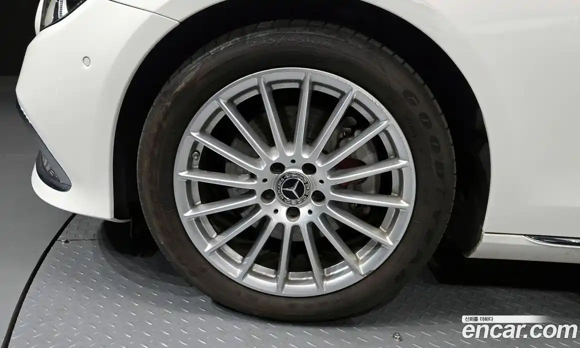 Mercedes-Benz E-Class 2021 2.0 Автомат в Москве № 161228, фото 10