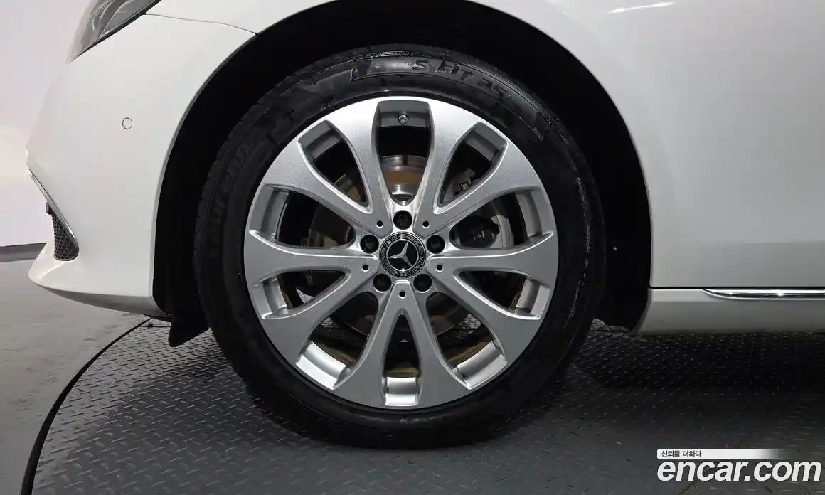 Mercedes-Benz E-Class 2019 1.9 Автомат в Москве № 161404, фото 5