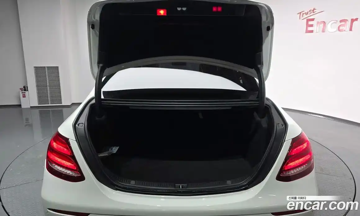 Mercedes-Benz E-Class 2019 1.9 Автомат в Москве № 161404, фото 7