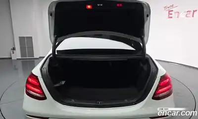 Mercedes-Benz E-Class 2019 1.9 Автомат в Москве № 161404, миниатюра 7