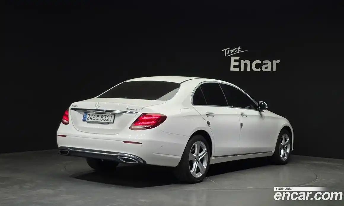 Mercedes-Benz E-Class 2018 1.9 Автомат в Москве № 161874, фото 17