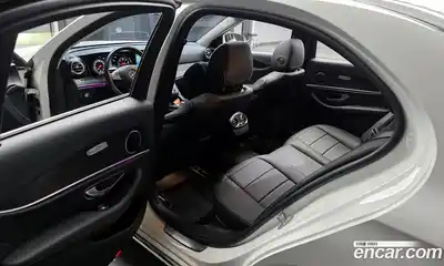 Mercedes-Benz E-Class 2018 1.9 Автомат в Москве № 161874, миниатюра 4